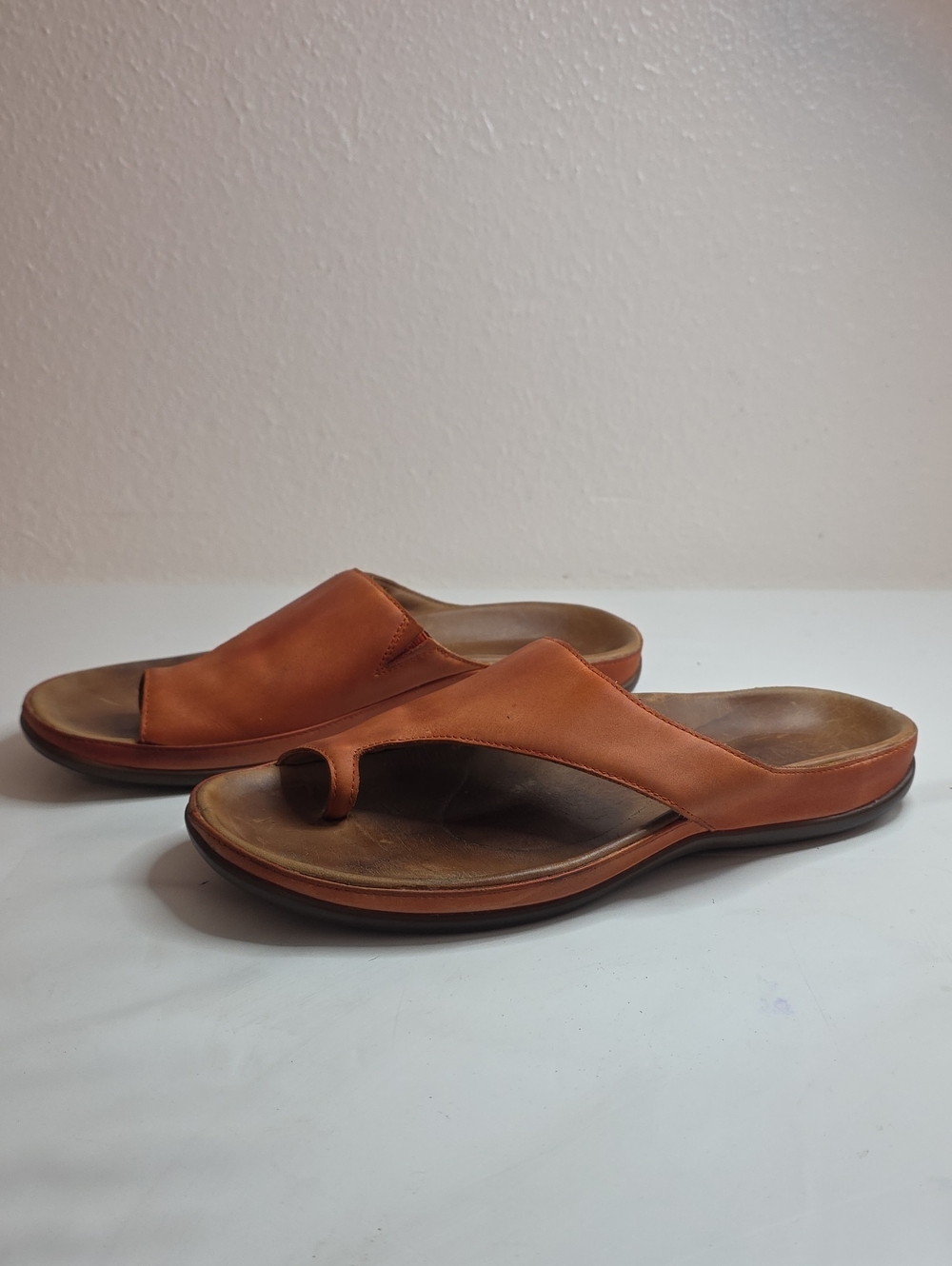 STRIVE CAPRI TOE WIDE LEATHER TOE BOX CUTE BEACH PARK CONCERT LADIES 7.5 GUC